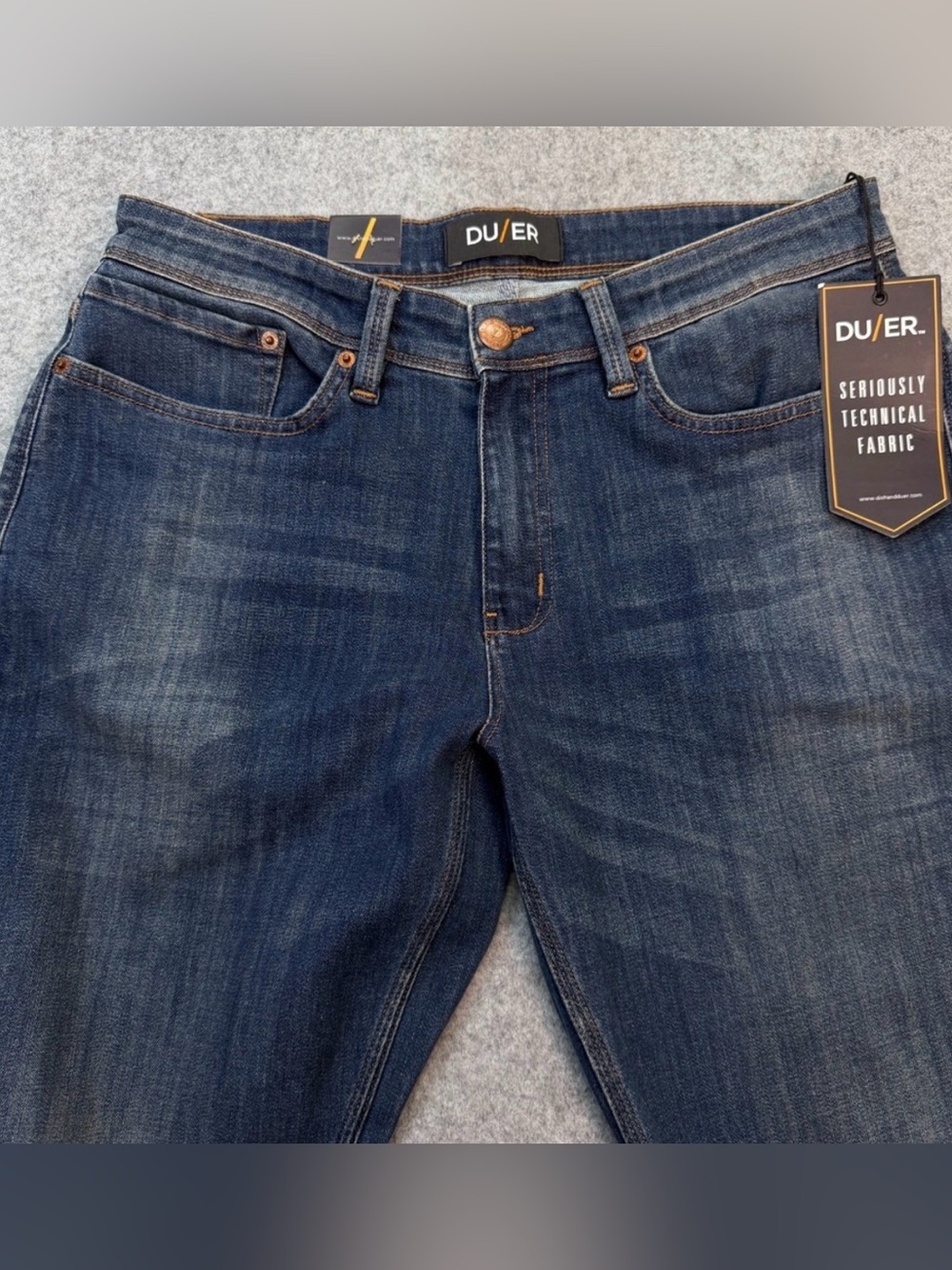 NWT Men’s DU/ER Duer Relaxed Fit L2X Jeans 32x32 Performance Denim Defect  $129